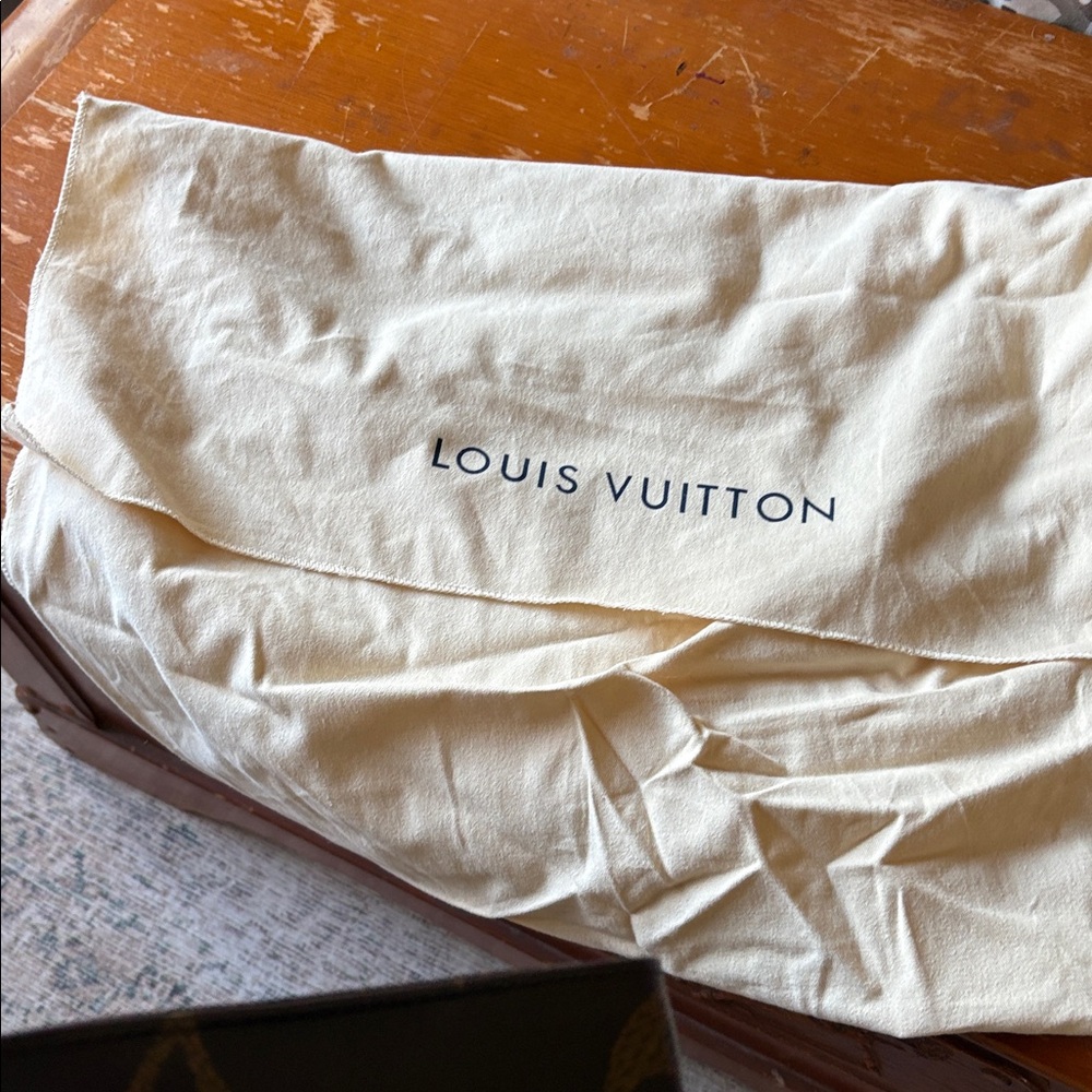 Louis Vuitton Tan and Brown Monogram Tote this is a imperfect bag - Picture 5 of 5